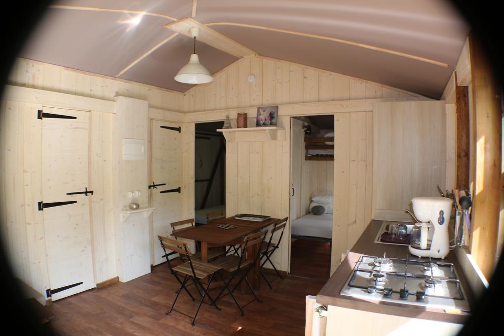 Camping Moulin De Chaules Saint-Constant Exterior foto